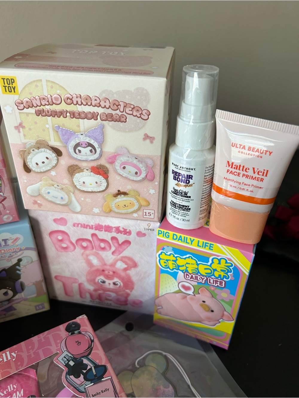 Assorted Blind Box Character Mystery Boxes & Beauty Bundles  ( 5 Blind Boxes) - Picture 4 of 5